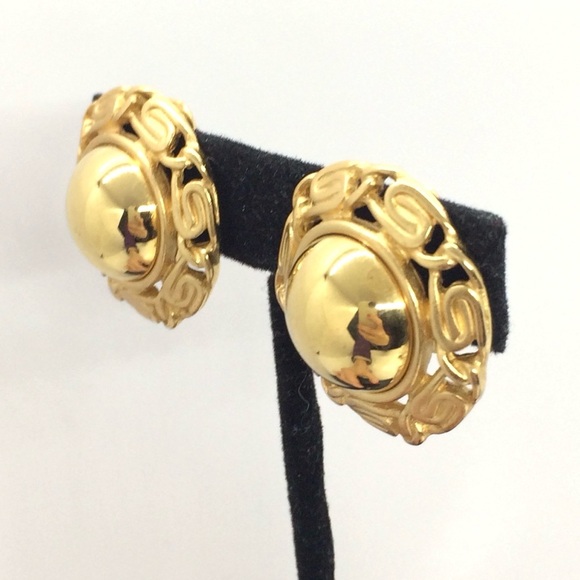 VINTAGE MONET BUTTON CLIP-ON EARRINGS DOMED SNAIL CHAIN GOLD TONE BRUSHED SHINY - Picture 4 of 12